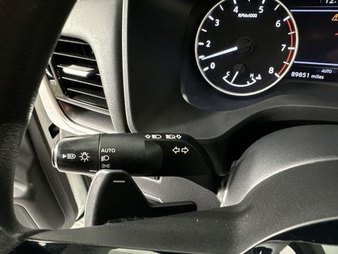 Used 2021 Nissan Rogue SV AWD/4WD image 15