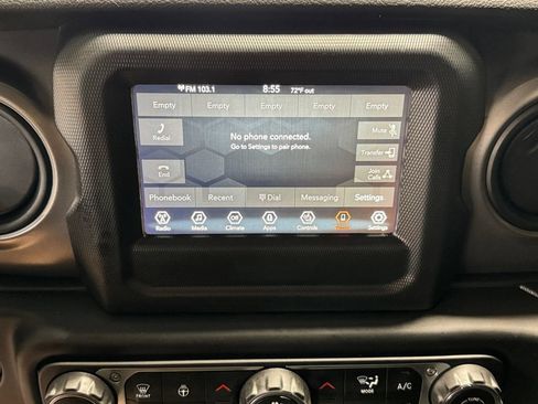 Used 2023 Jeep Gladiator Sport AWD/4WD image 19