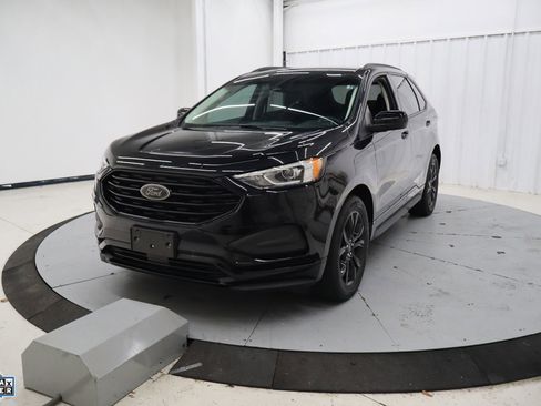 Certified 2022 Ford Edge SE w/ Black Appearance Package image 10
