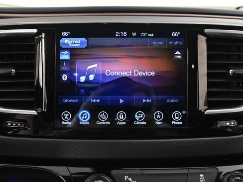 Used 2017 Chrysler Pacifica Touring-L Plus FWD image 29