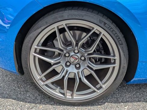 Used 2025 Chevrolet Corvette Z06 RWD image 9