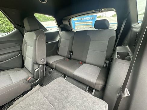 Used 2023 Chevrolet Traverse LT FWD image 44