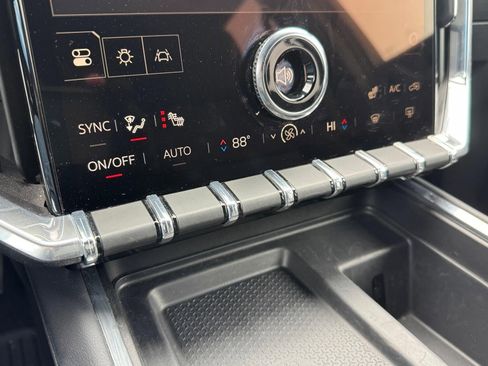 Used 2025 GMC Acadia Elevation image 14