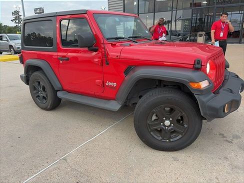 Used 2020 Jeep Wrangler Sport AWD/4WD image 2