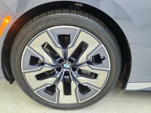 Used 2023 BMW i7 xDrive60 image 67