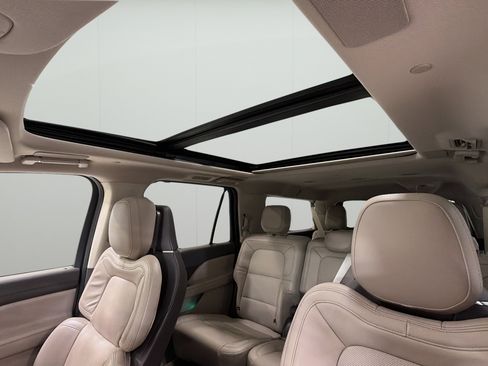 Used 2024 Lincoln Navigator L Reserve AWD/4WD image 18