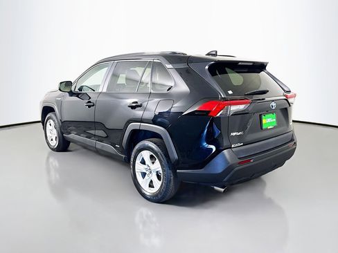 Used 2020 Toyota RAV4 LE image 7