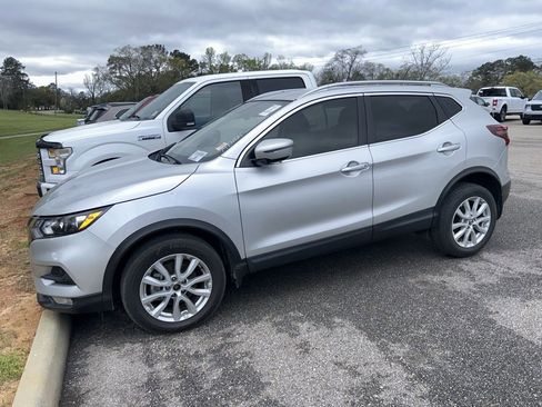 Used 2022 Nissan Rogue Sport SV image 5