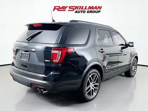 Used 2018 Ford Explorer Sport w/ Equipment Group 401A AWD/4WD image 7