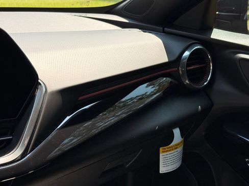 New 2026 Chevrolet Trax RS FWD image 21