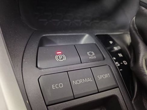 Used 2021 Toyota RAV4 XLE FWD image 26