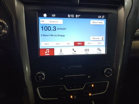 Used 2019 Ford Fusion SEL FWD image 25