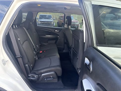 Used 2020 Dodge Journey SE w/ SE Popular Equipment Group image 21