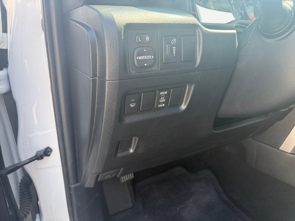 Used 2018 Toyota 4Runner SR5 Premium AWD/4WD image 19