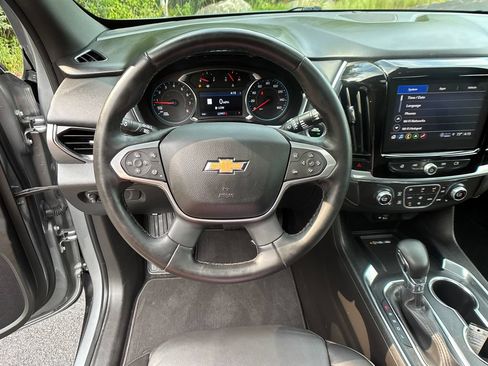 Used 2023 Chevrolet Traverse LT w/ LT Premium Package AWD/4WD image 12