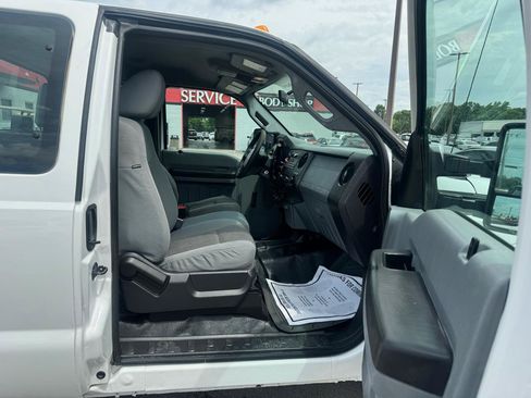 Used 2014 Ford F250 XL AWD/4WD image 9