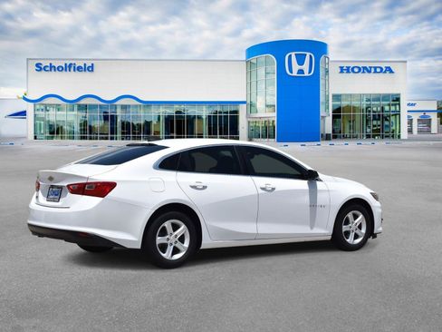 Used 2020 Chevrolet Malibu LS w/ LPO, Convenience Package 1 FWD image 3