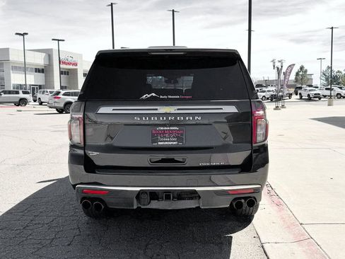Used 2023 Chevrolet Suburban Premier image 7