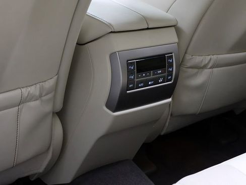 Used 2019 Lexus GX 460 Premium w/ Premium Package AWD/4WD image 16