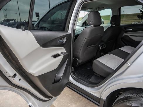 Used 2020 Chevrolet Equinox LS w/ LS Convenience Package image 20
