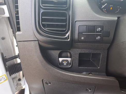 Used 2024 RAM ProMaster 2500 w/ Convenience Group FWD image 21