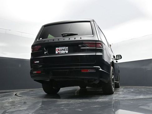 Used 2024 Jeep Wagoneer Series II AWD/4WD image 60