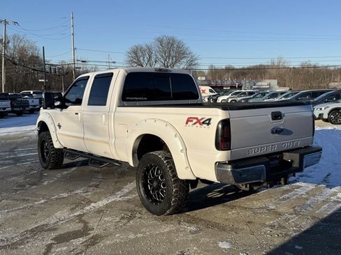 Used 2015 Ford F250 Lariat w/ Lariat Ultimate Package image 5