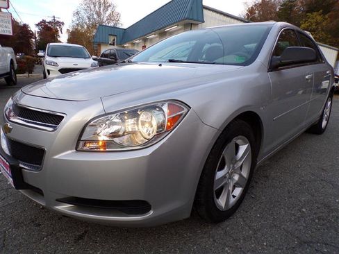 Used 2011 Chevrolet Malibu LS image 3