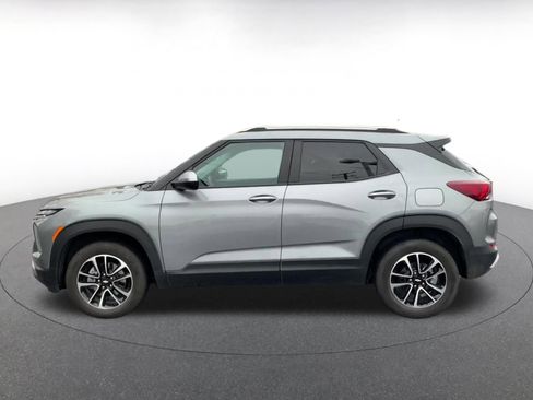 Used 2025 Chevrolet TrailBlazer LT image 9