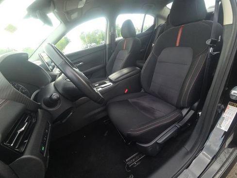 Used 2025 Nissan Sentra SR FWD image 19