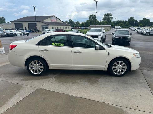 Used 2012 Lincoln MKZ FWD image 4