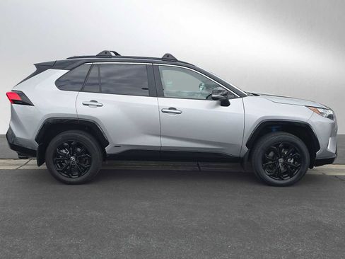 Used 2023 Toyota RAV4 XSE AWD/4WD image 2