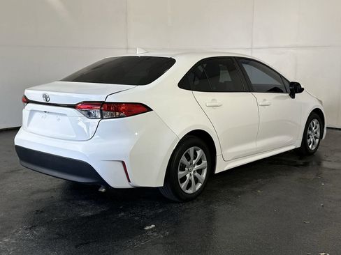 Used 2023 Toyota Corolla LE image 11