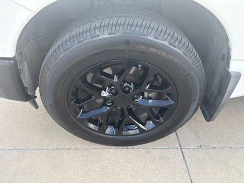 Used 2017 Nissan Titan S AWD/4WD image 2