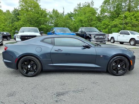Used 2021 Chevrolet Camaro LT RWD image 7