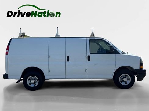 Used 2018 Chevrolet Express 2500 w/ Driver Convenience Package image 4