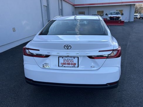 Used 2025 Toyota Camry LE image 6