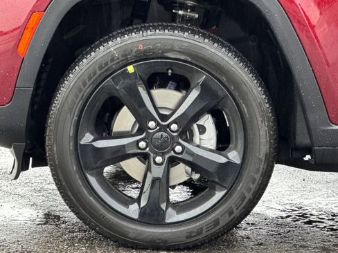 New 2025 Jeep Grand Cherokee Altitude AWD/4WD image 24