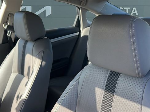 Used 2019 Honda Civic Touring image 9
