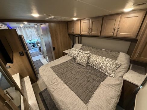 Used 2021 Ford F550 4x4 Regular Cab Super Duty w/ XLT Value Package image 71