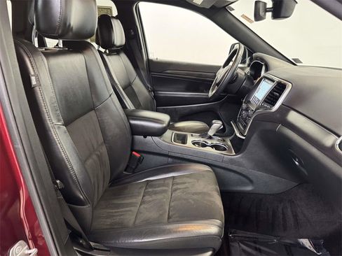 Used 2018 Jeep Grand Cherokee Altitude image 12