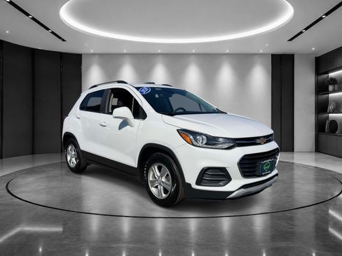 Certified 2020 Chevrolet Trax LT FWD image 3