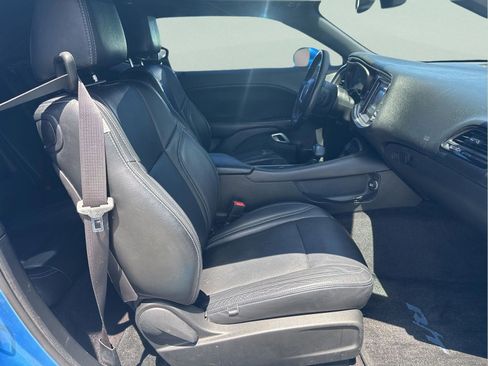 Used 2016 Dodge Challenger R/T w/ Blacktop Package RWD image 11