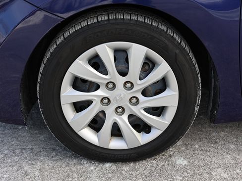 Used 2011 Hyundai Elantra GLS image 6