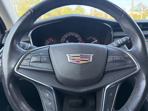 Used 2019 Cadillac XT5 Luxury FWD image 10