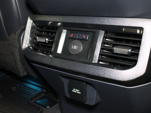 Used 2026 Ford F250 Platinum AWD/4WD image 19