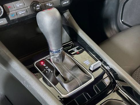 Used 2025 Jeep Compass Latitude w/ Altitude Special Edition image 14