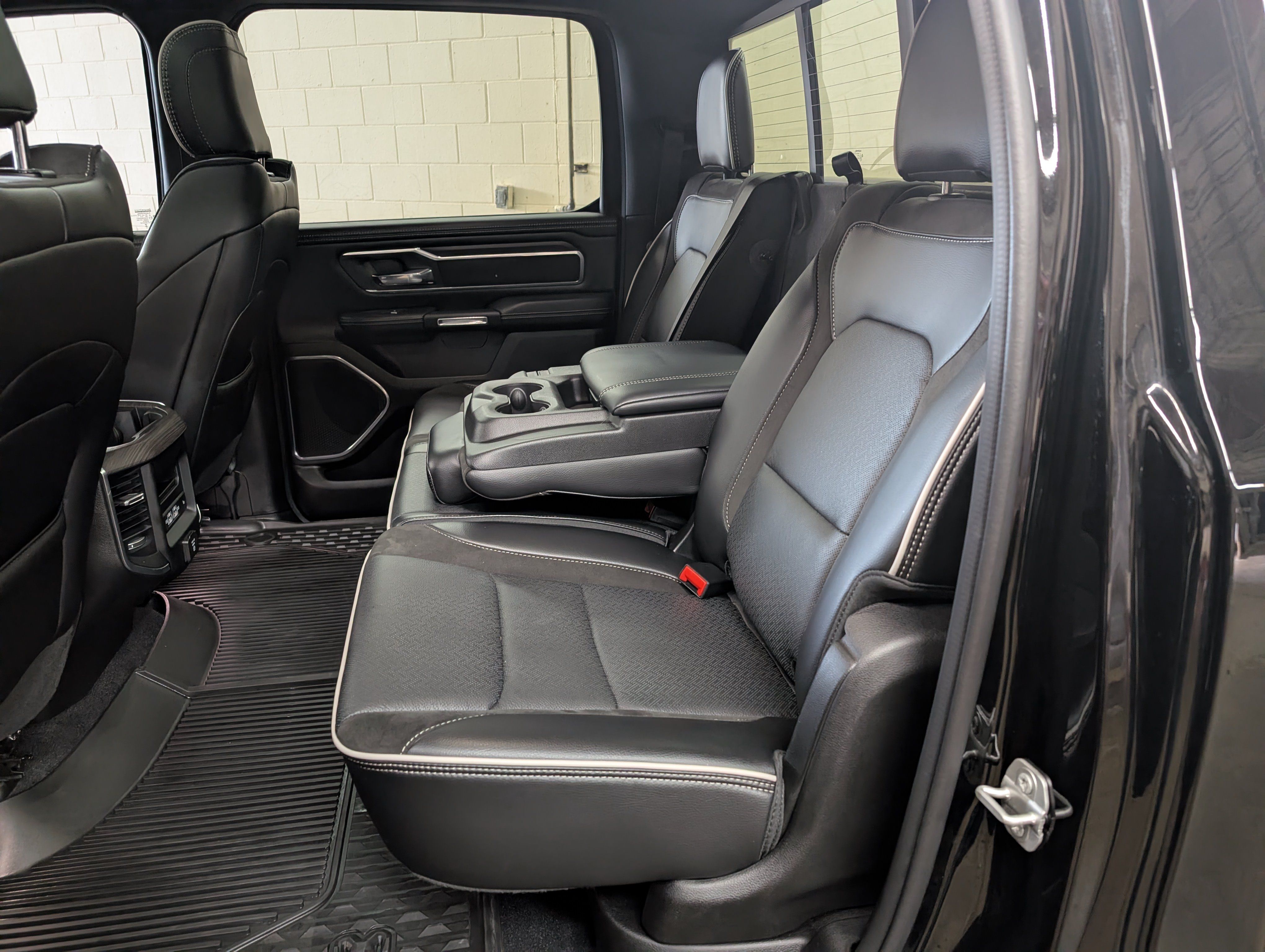 Used 2025 RAM 1500 Laramie w/ Sport Appearance Package AWD/4WD image 12