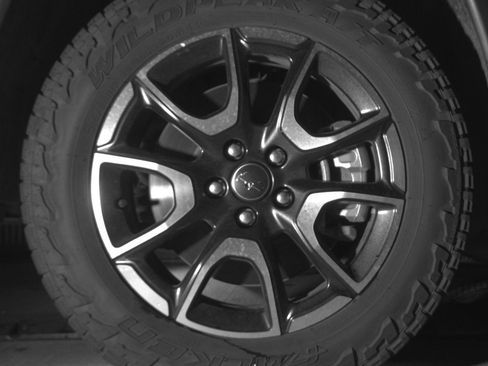 Used 2025 Jeep Compass Trailhawk AWD/4WD image 13