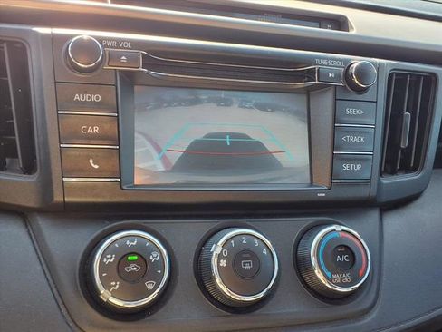 Used 2016 Toyota RAV4 LE image 17